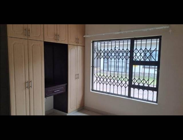 2 BEDROOM TOWNHOUSE FOR SALE IN BIRDSWOOD
